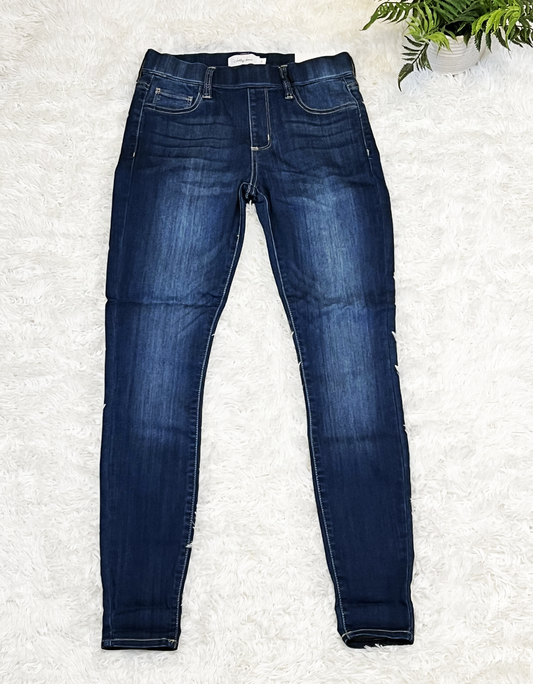 Mid-Rise Pull On Skinny Jean